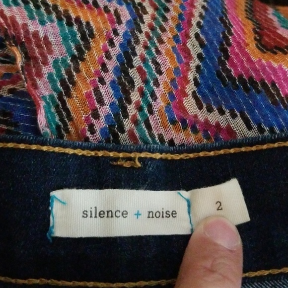 High waisted shorts by: silence + noise - Picture 3 of 3